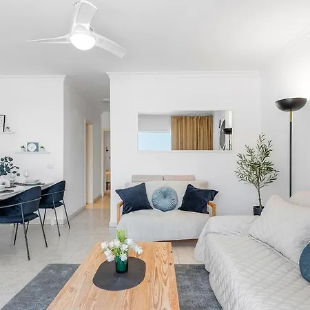 Apartmán Spacious 3br With Big Terrace *