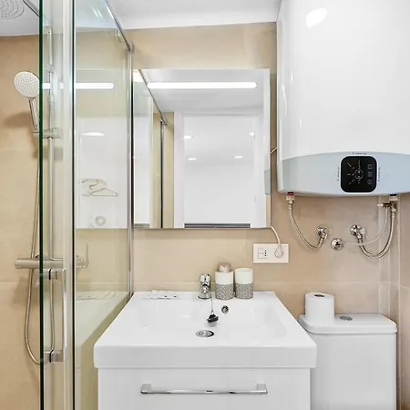 Spacious 3br With Big Terrace